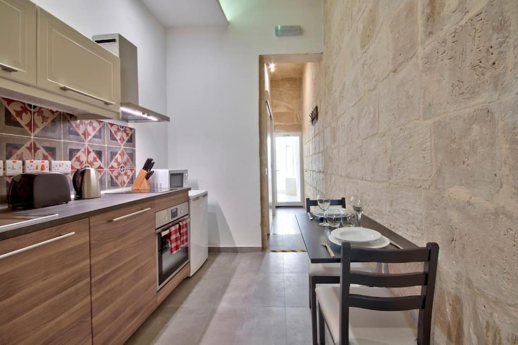 Vallettastay Old Lodge Apartment 1 Kültér fotó
